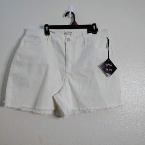 Ava & Viv Women's White High Rise Midi Denim Shorts Sz 17 Slim Fit Stretch